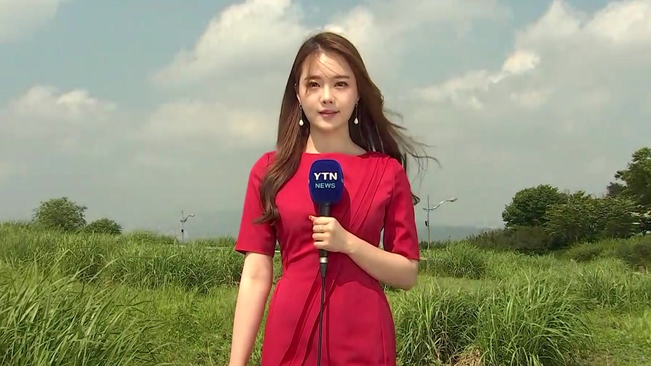 [날씨] 중부 강한 햇볕, 남부 소나기...내일 더 덥다 / YTN