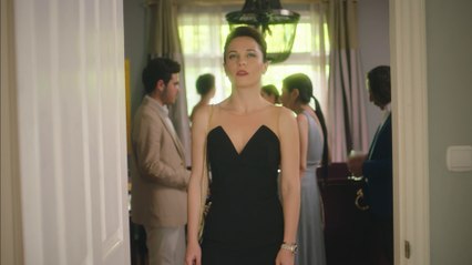 Ufak Tefek Cinayetler 31. Bölüm Çarpık Bir Neşe