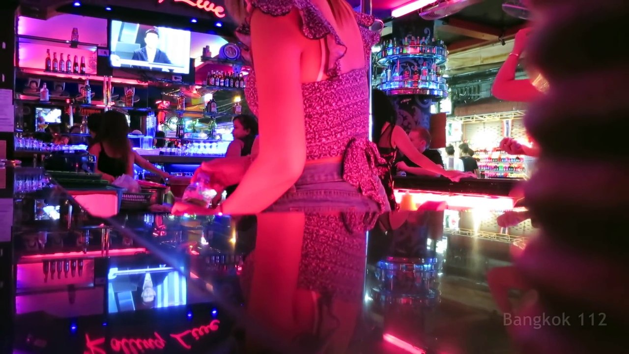 Pattaya Beer Bar - Dancing Girl - 2015