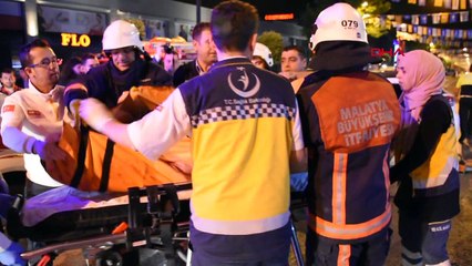 Ağaca çarpan otomobilin sürücüsü öldü