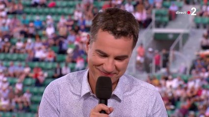 Quand Laurent Luyat tacle gentiment la longueur des questions de Nelson Montfort