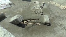 Archaeologists make dramatic discovery in Pompeii