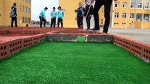 Öğrencilerin dikkat becerisi için mini golf sahası