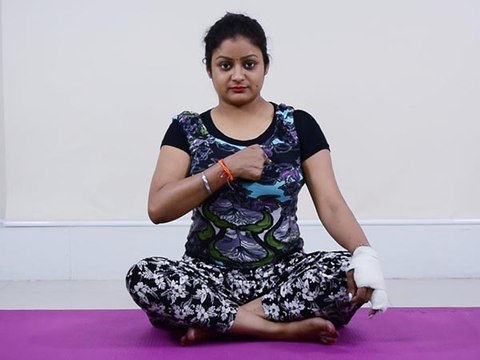 Acupressure to Breast Cancer | स्तन कैंसर से रहना है दूर तो दबायें ये Acupressure point | Boldsky