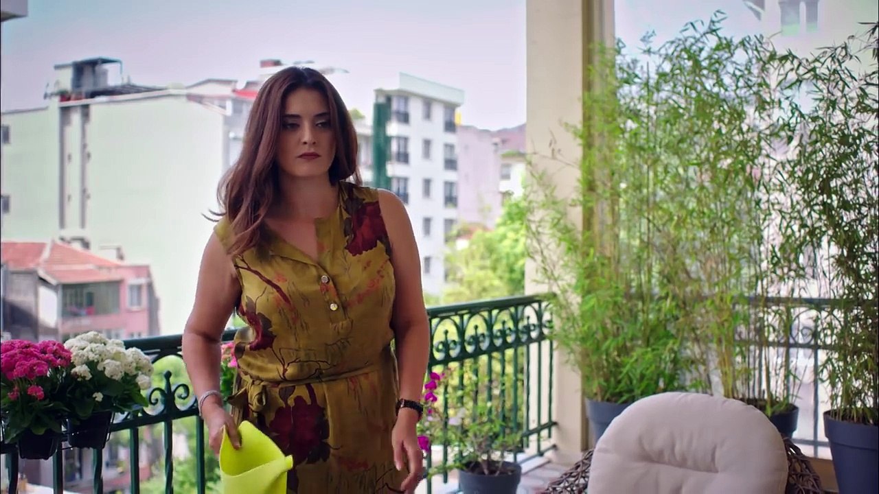 Ufak Tefek Cinayetler 31. Bölüm - Büyük Partiye Hazırlık