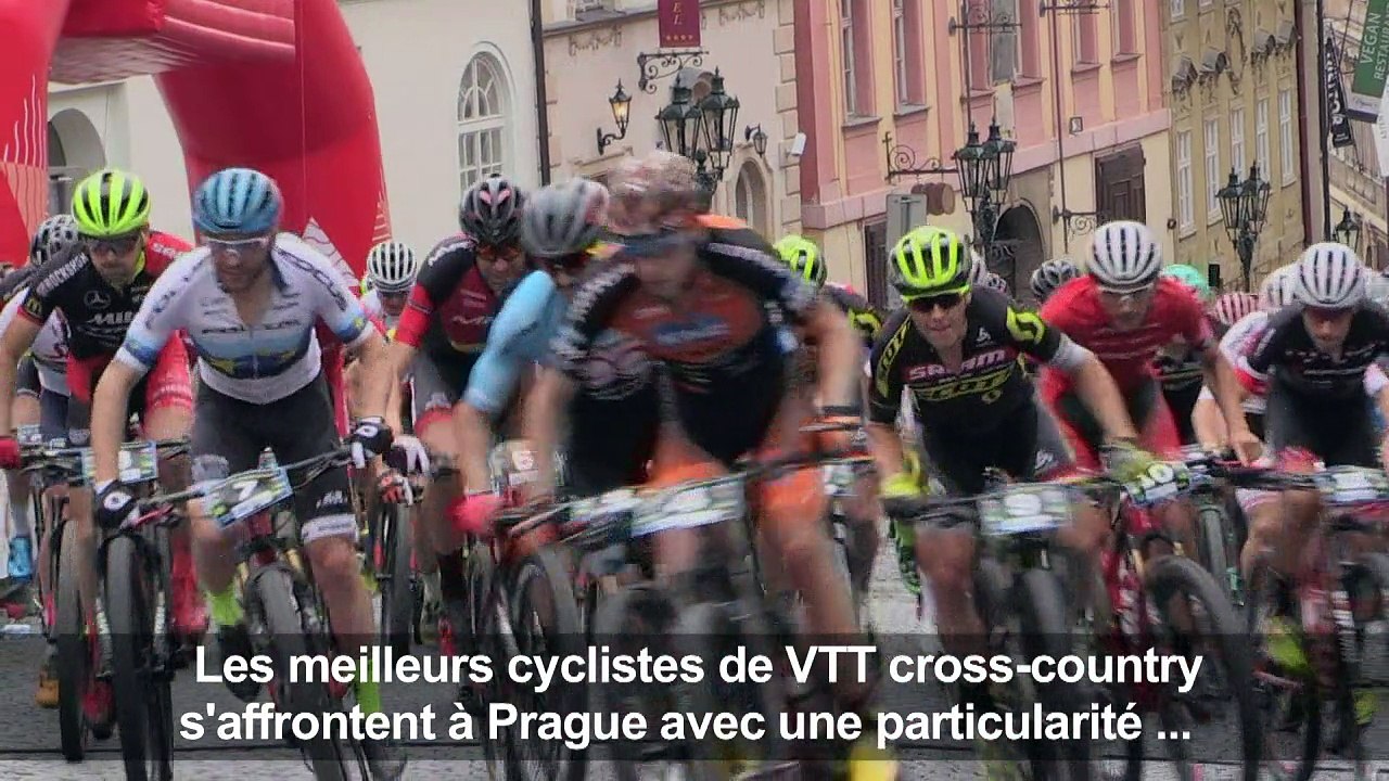 Course de VTT cross-country dans le centre historique de Prague