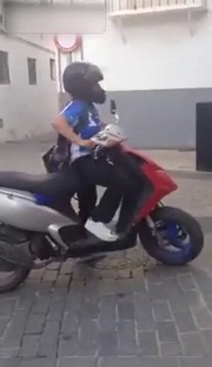 Ne jamais conduire un scooter ivre...