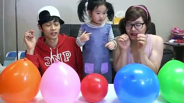 서프라이즈 에그 킨더조이 챌린지 게임 (송이 망가짐 주의!!) 복불복 풍선게임 승자는?서프라이즈에그 KINDERJOY 보람튜브