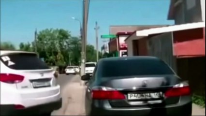 WORLD´S MOST IDIOT WOMEN DRIVERS