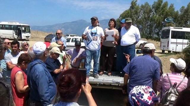 Söke’de çevrecilerden balık ölümleri eylemi