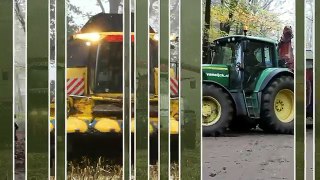 Corn treshing with a New Holland CX 860 on Tracks