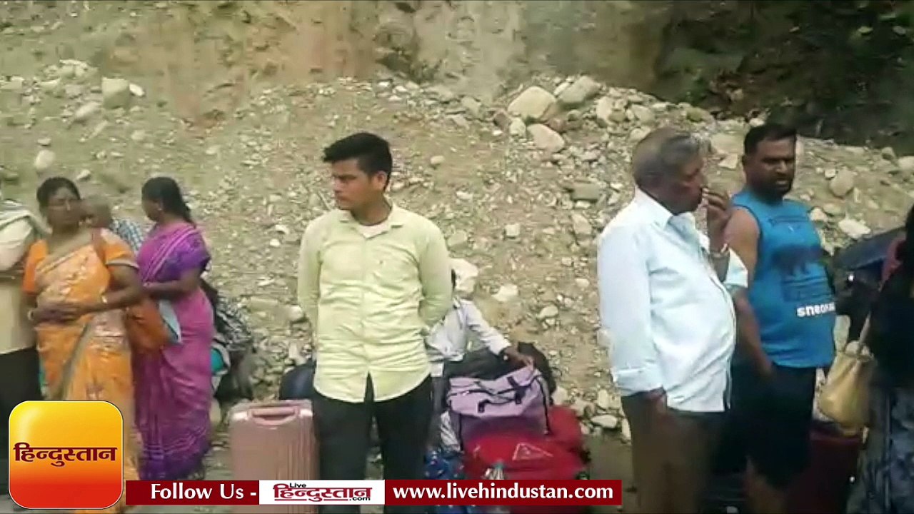 यमुनोत्री जा रहे यात्रियों से भरी बस पलटी, नौ ल...