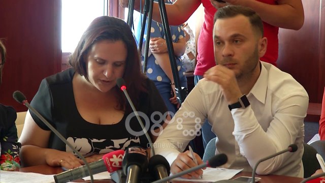 Ora News - 150 raste të fëmijëve të ekspozuar ndaj dhunës