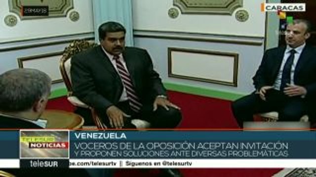 Ejecutivo venezolano se reúne con representantes de oposición