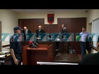 Download Video: VRASJA E FILDES HAFIZIT PER INTERPRETIM NE GJYKATEN E LARTE - News, Lajme - Kanali 12