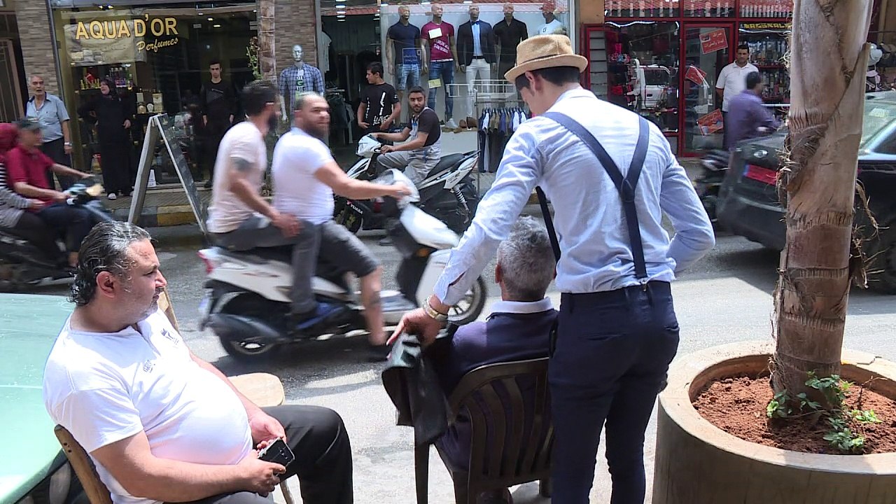 A Beyrouth, un barbier ambulant ressuscite une vieille tradition