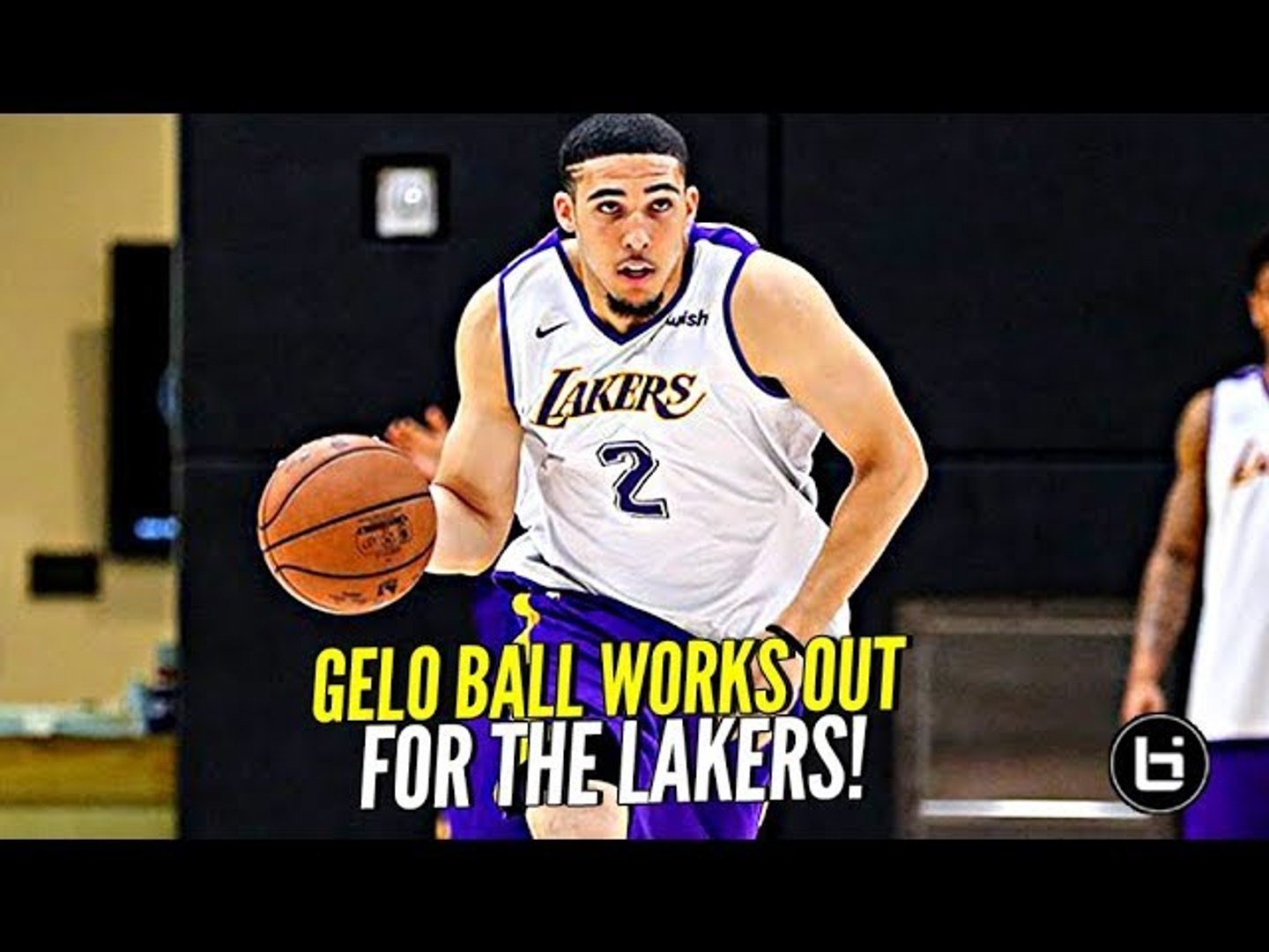 LiAngelo Ball works out for Lakers with brother Lonzo looking on