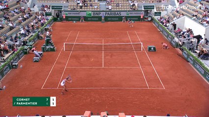 Roland-Garros : Solide défense d'Alizé Cornet après avoir visité le court !