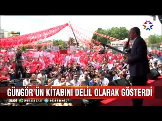 Muharrem İnce elinde kitap Necmettin Erbakan Erdoğan ve Bahçeli'nin videolarını izlettirdi