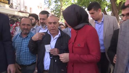 Bakan Kaya, Kapalıçarşı Esnafını Ziyaret Etti