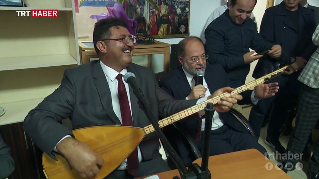 Başbakan Yardımcısı Akdağ, Erzurumlu halk ozanlarıyla atıştı