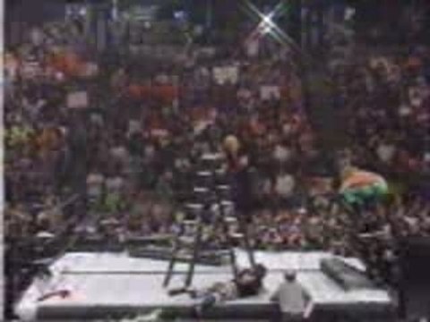 Edge vs Jeff Hardy In Ladder Match summerslam