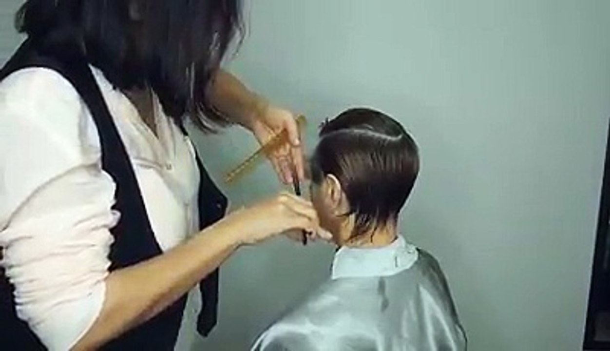 Short layered haircut for women - Short Haircut Techniques