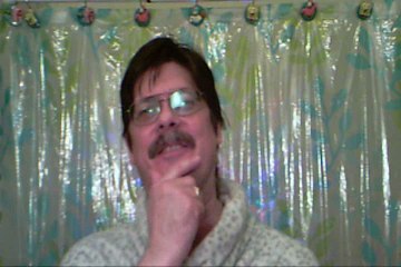 2132 . THE PALMS OF YOUR HANDS , AND THE SOLES OF YOUR FEET DON'T DO THIS ? BUT THE REST OR YOUR BODY DOSE DO THIS, WHAT GIVES ?STRANGE HUMAN BODY FACTS.