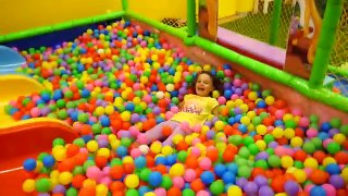 Indoor Playground Family Fun for Children, huge toy castle fun for kids Compilation