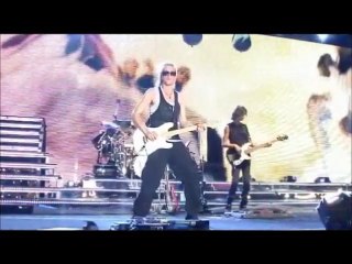 LAURA PAUSINI – VIVEME Barcelona – (Idioma español)