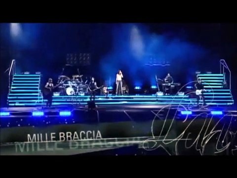 LAURA PAUSINI – MILLE BRACCIA Napoli