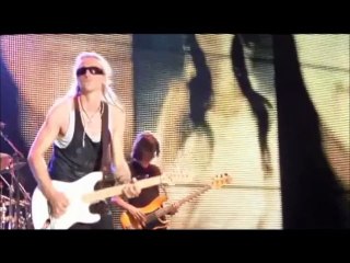 LAURA PAUSINI – E RITORNO DA TE Barletta