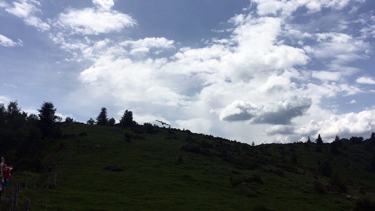 Le canadair sur les hauteurs du Petit-Ballon d'Alsace