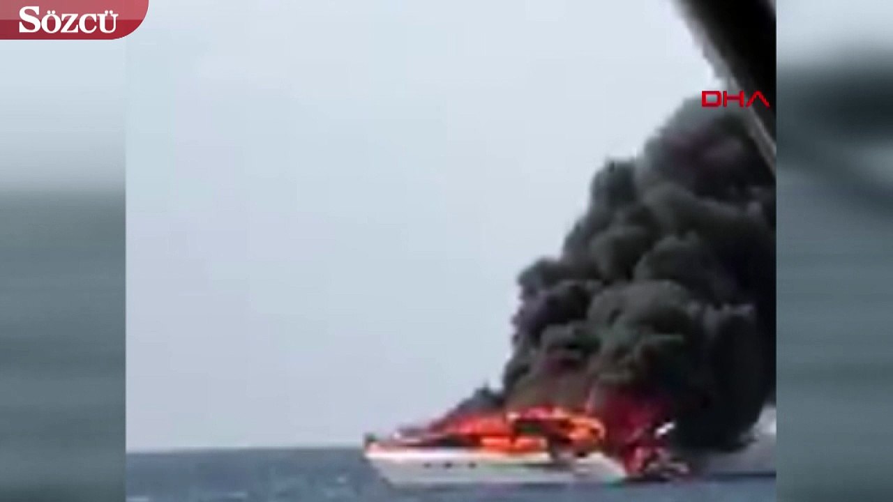 Kuşadası açıklarında yat alev aldı, baba oğlu kurtarıldı 3