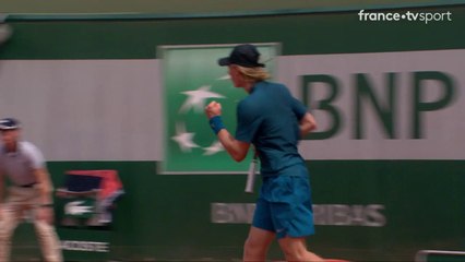 Roland-Garros : Quel missile envoyé par Shapovalov !
