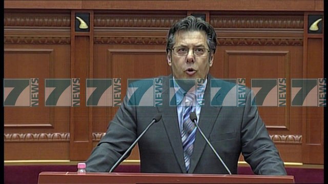 VIJON BLLOKADA E OPOZITES NE KUVEND - News, Lajme - Kanali 8