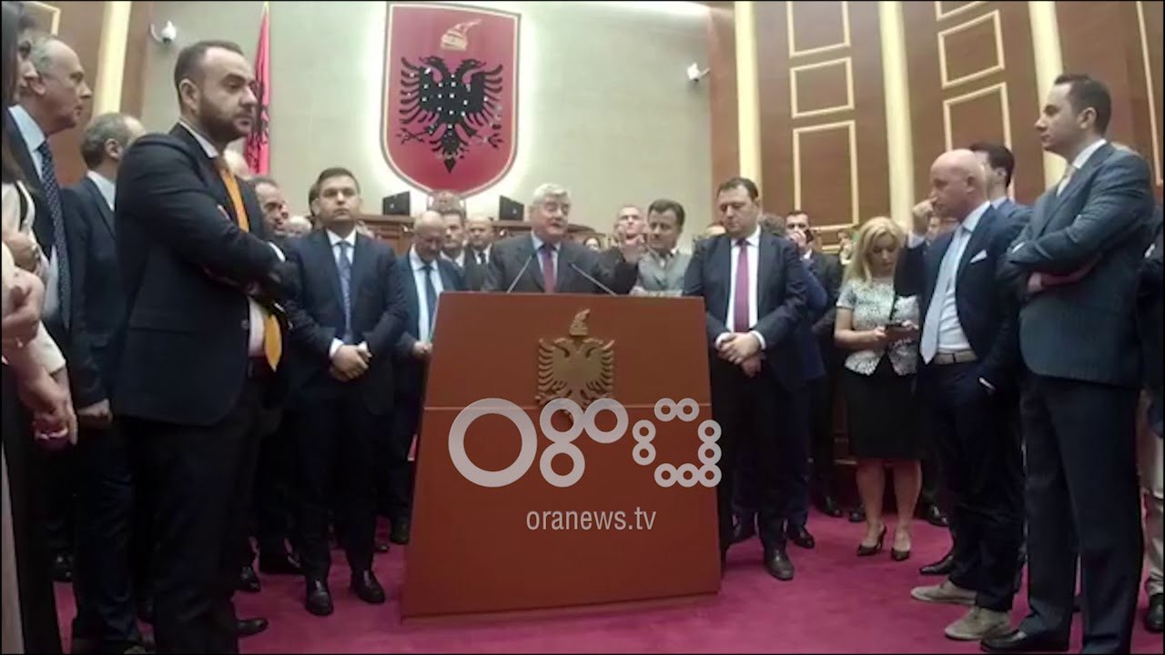 Ora News - "Shqipëria, Tartuga e Europës", Dash Shehi dekripton shkrimin e nonës së analizave