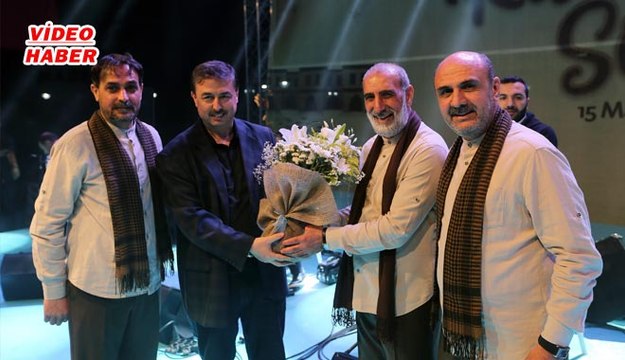 (31 Mayıs 2018) GRUP TİLLO KONSERİNDE YİNE BİRLİK BERABERLİK MESAJLARI VARDI RAMAZAN SOKAĞI’NDA MUHTEŞEM KONSER