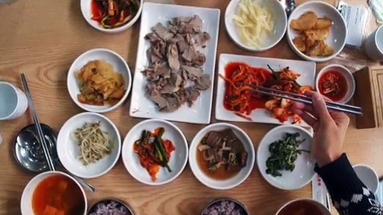 ¿Por qué las coreanas son TAN DELGADAS? | Yoon Ji 윤지