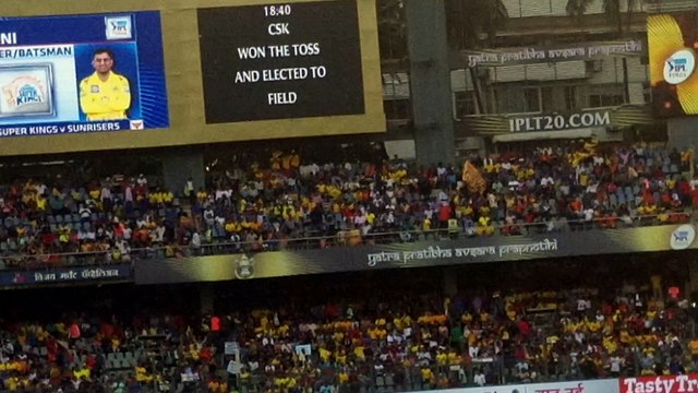 IPL Final 2018 Crowd going Crazy in Stadium when CSK Playing 11 Announced