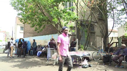 Mamoudou Gassama: de sans-papiers à "héros"' naturalisé