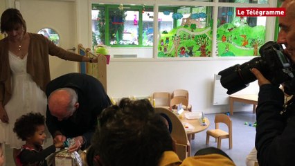 Quimper.La crèche Boris Cyrulnik inaugurée en sa présence