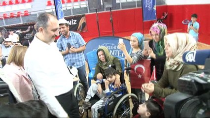 Adalet Bakanı Abdulhamit Gül: “Biz yapmaya geliyoruz diyoruz, birileri kazma kürekle yıkmak için geliyor”