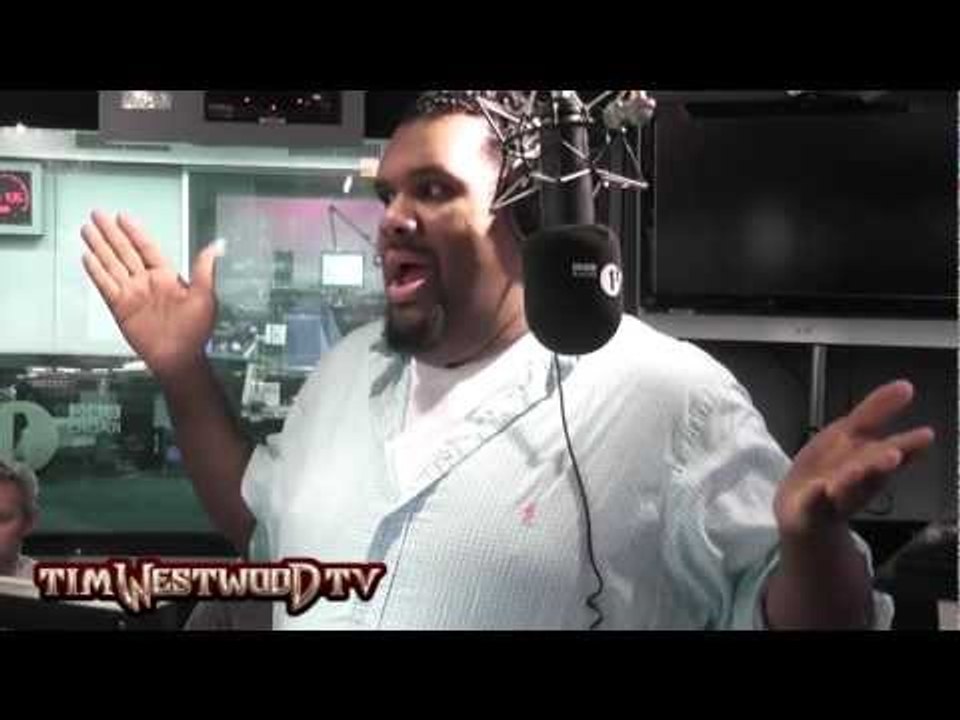 Fatman Scoop 'Hands up, put your hands up' - Westwood