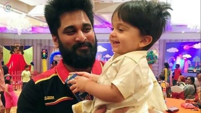 Actress Shalini Family Photos with Husband Ajith, Daughter, Son Images