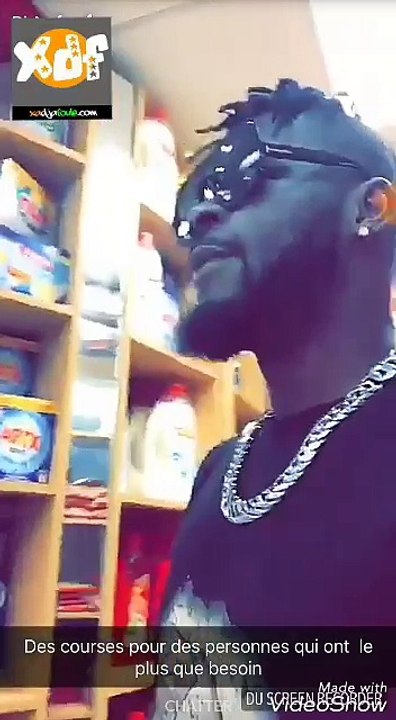 Dj Arafat offre des vivres aux migrants africains en France