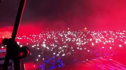 Mais de 60 mil pessoas no primeiro show da tour ANV na Guiné Bissau!  Os nossos braços são tão pequenos, mas a vontade de vos abraçar é a maior do mundo. Que De