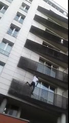 salva criança de cair de prédio