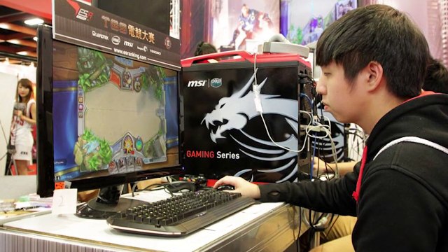 10 ЛЮДЕЙ, КОТОРЫЕ УМЕРЛИ ОТ ИГРОМАНИИ