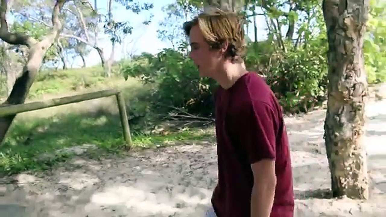 Spearfishing the Shallows - Catch n Cook on the beach!